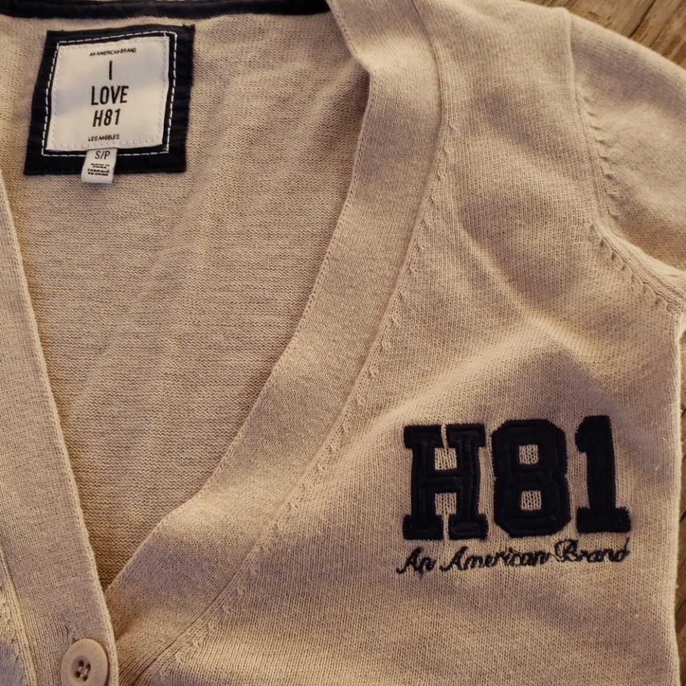 Sweater - Picture 2 of 4